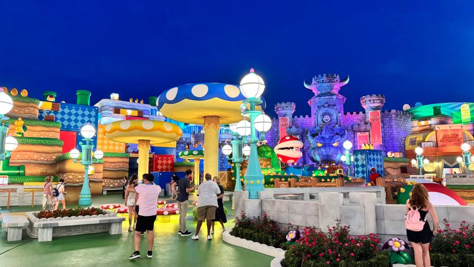 O Super Nintendo World fica ainda mais incrível com a iluminação noturna