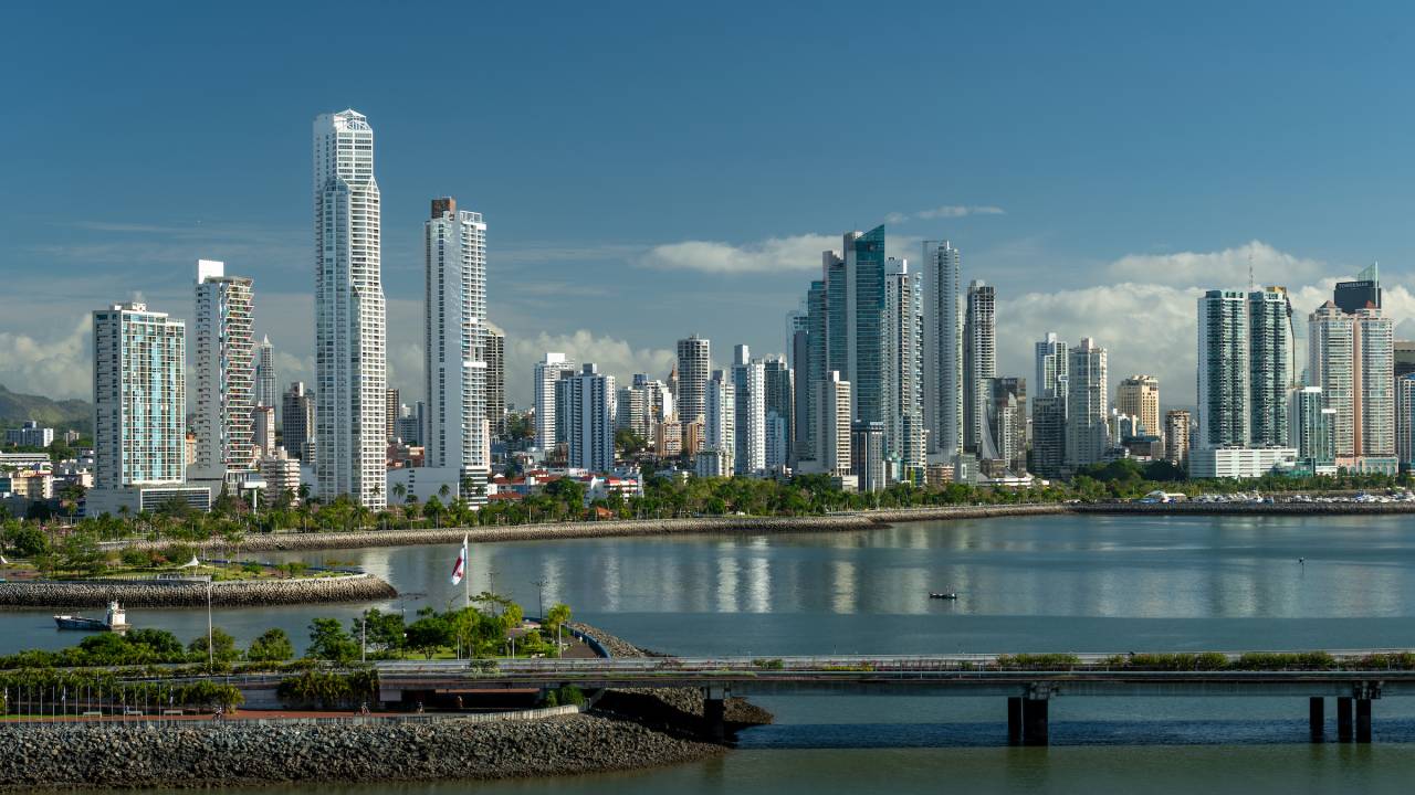Centros comerciais em Panamá atraem turistas em busca de descontos