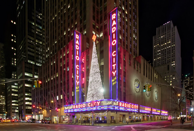 Com fachada imponente e hist&oacute;ria vibrante, o Radio City Music Hall &eacute; um dos templos da m&uacute;sica em Nova York