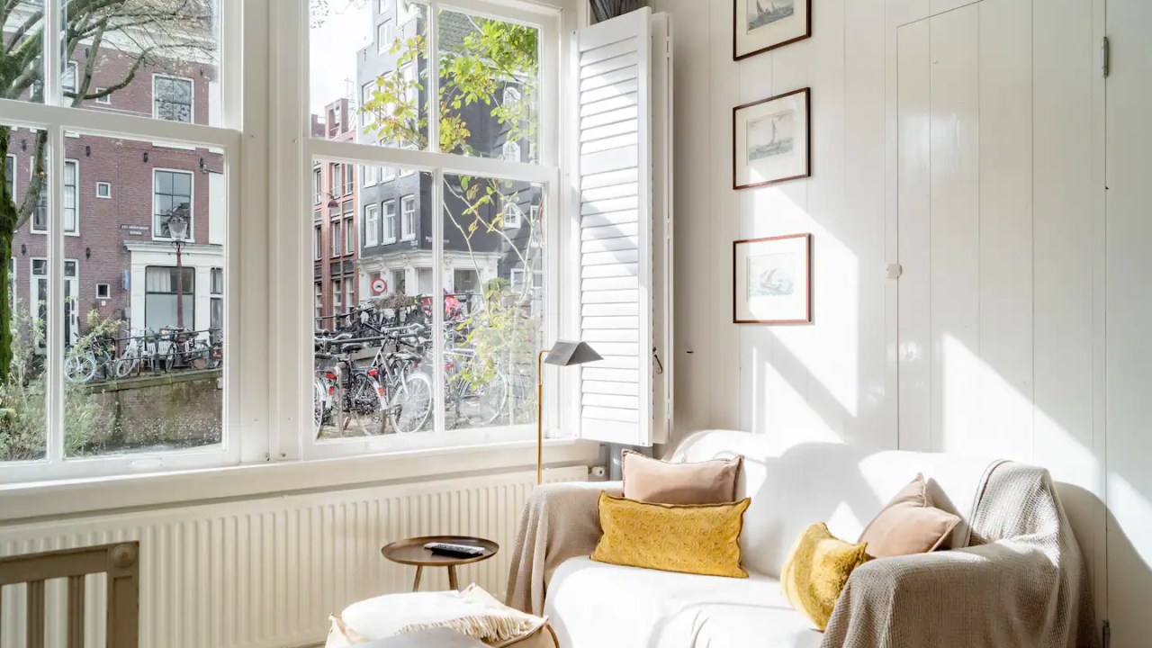 airbnb amsterda