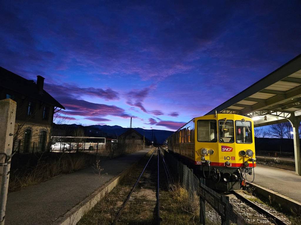 le-train-jaune-franca