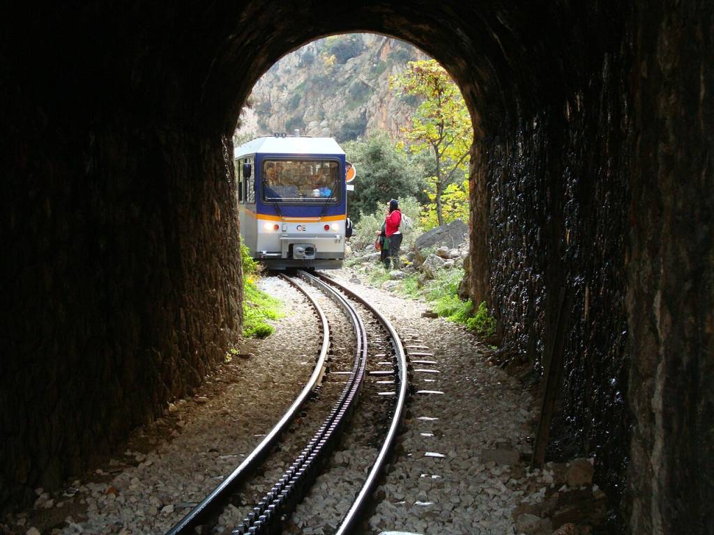 odontotos-railway-grecia