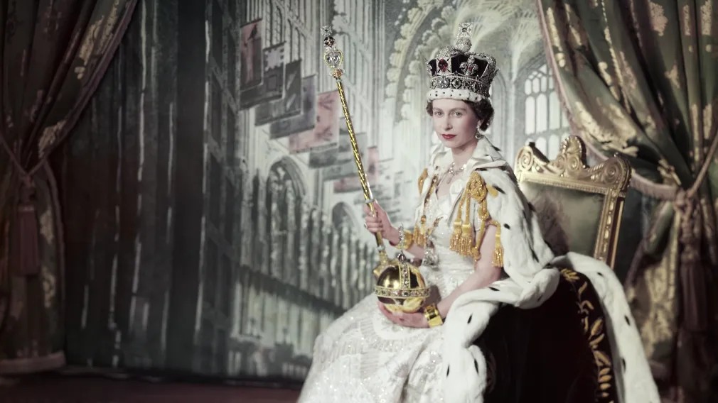 Rainha Elizabeth II coroada